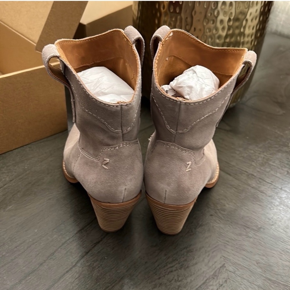 ZODIAC Women's Roslyn Western Booties